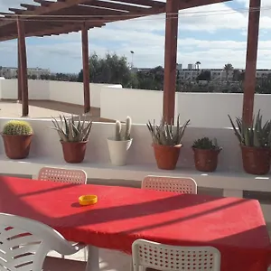 https://sunny-self-catering-apartment-costa-teguise-lanzarote.in-canary-islands.com